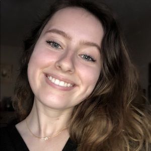 Meet your Posher, Elissa